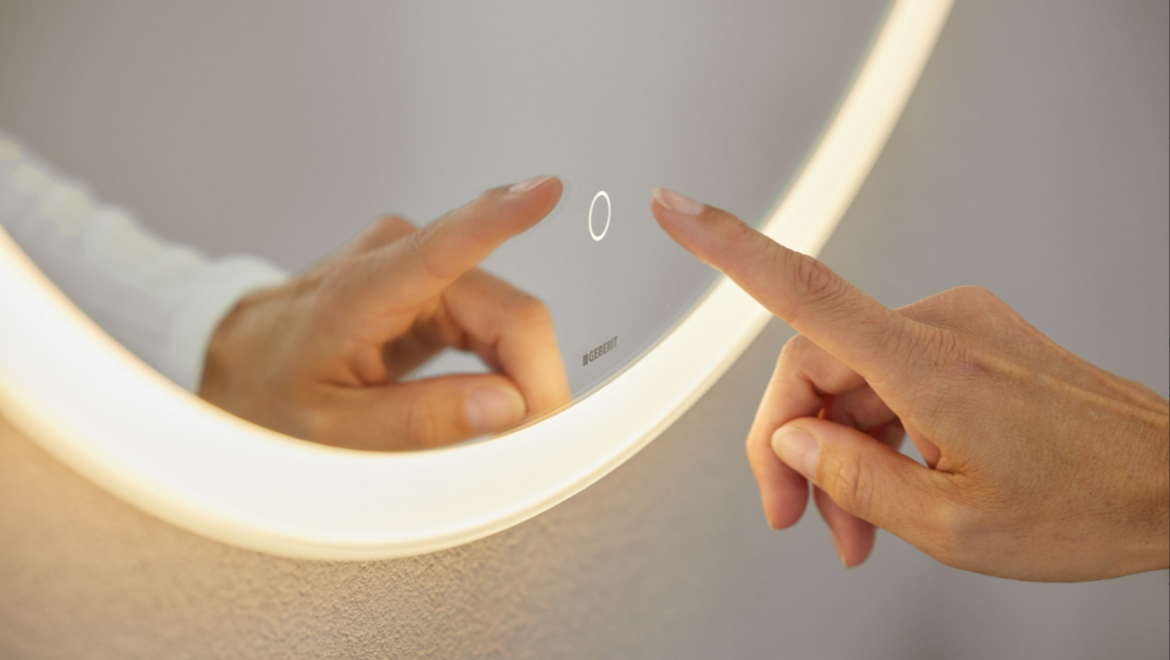Option Round spejl med touch sensor (© Geberit)