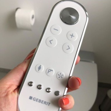 Fjernbetjening til Geberit AquaClean douchetoilet. Fjernbetjening til Geberit AquaClean douchetoilet.