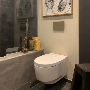 Badeværelse med Geberit AquaClean Mera douchetoilet Badeværelse med Geberit AquaClean Mera douchetoilet