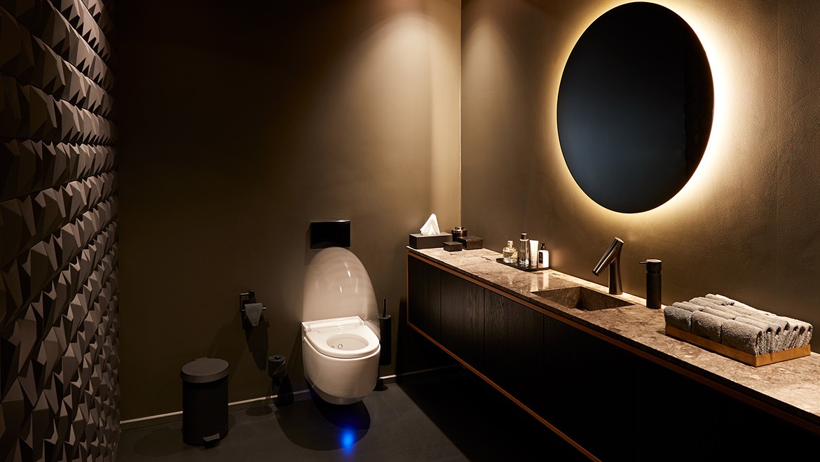Restaurant alchemist med Geberit Aquaclean Mera douchetoilet Restaurant alchemist med Geberit Aquaclean Mera douchetoilet