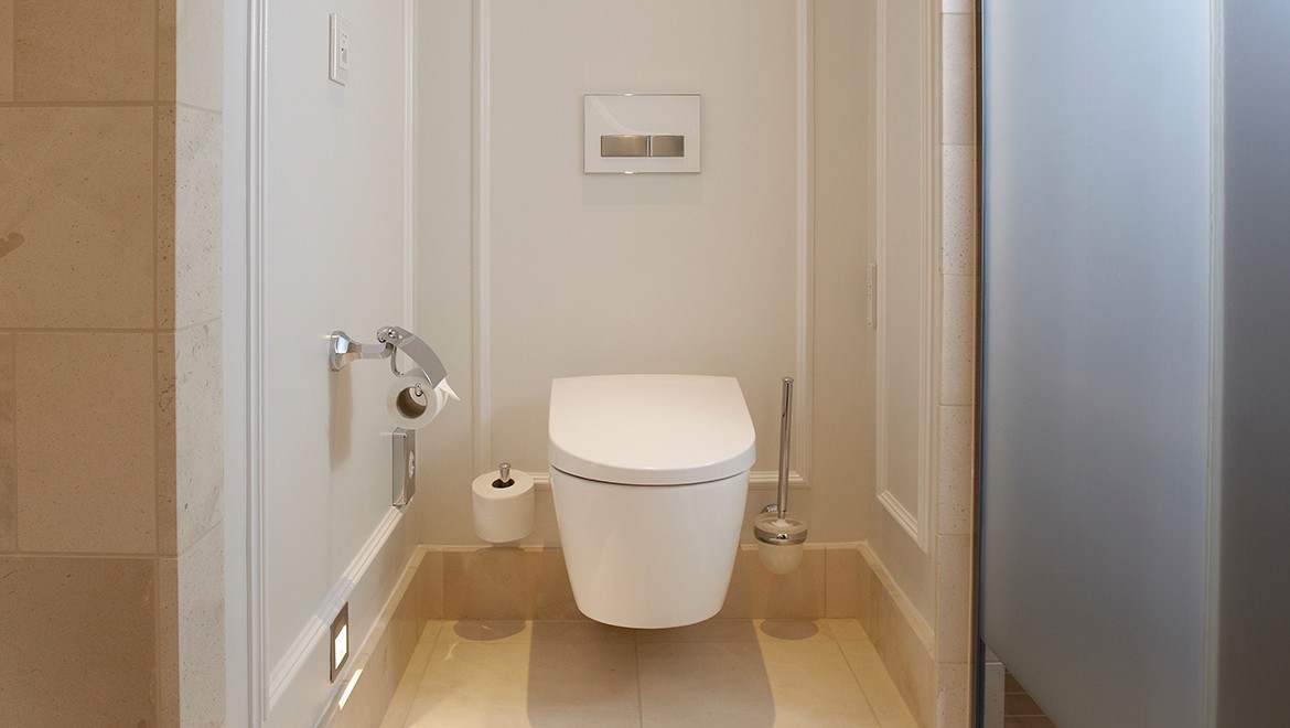 d'Angleterre badeværelse med Geberit AquaClean douchetoilet d'Angleterre badeværelse med Geberit AquaClean douchetoilet