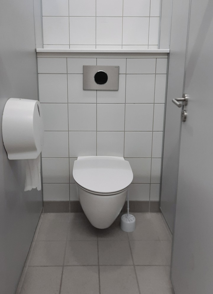 Ifö Spira Art væghængt toilet med Geberit betjeningsplade Ifö Spira Art væghængt toilet med Geberit betjeningsplade