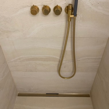 Bruseniche med CleanLine afløb Bruseniche med CleanLine afløb