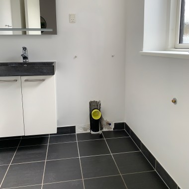 Renovering af toilet (© Peter Mølgaard, Geberit A/S) Renovering af toilet (© Peter Mølgaard, Geberit A/S)