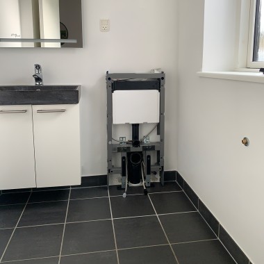 Renovering af toilet (© Peter Mølgaard, Geberit A/S)