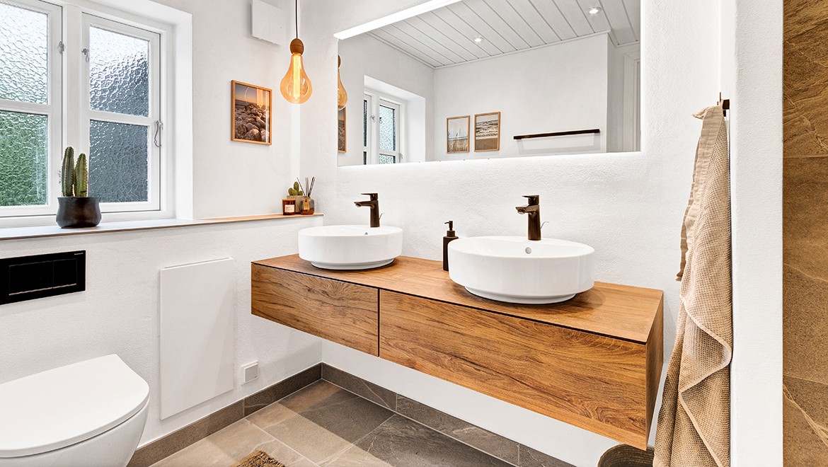 Sommerhus ved Blåvand med Geberit badeværelsesmøbler og toilet Sommerhus ved Blåvand med Geberit badeværelsesmøbler og toilet
