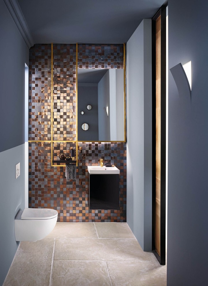 Make must out of a small bathroom Make must out of a small bathroom
