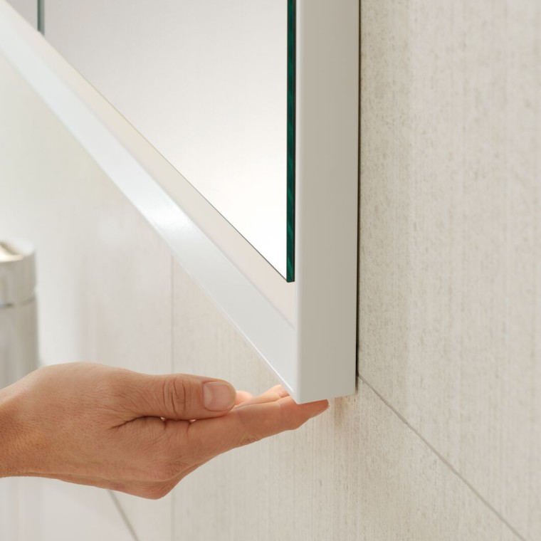 Simpel styring af Geberit ONE spejlskabet