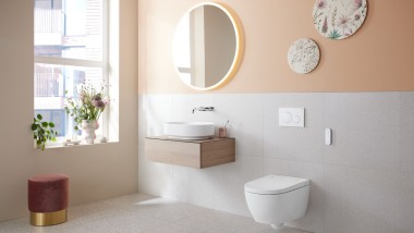 Geberit Alba douchetoilet og VariForm badeværelsesmøbel Geberit Alba douchetoilet og VariForm badeværelsesmøbel