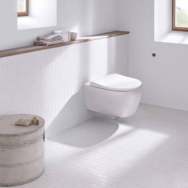 Geberit care-WC med fjernbetjent skyllestyring Geberit care-WC med fjernbetjent skyllestyring