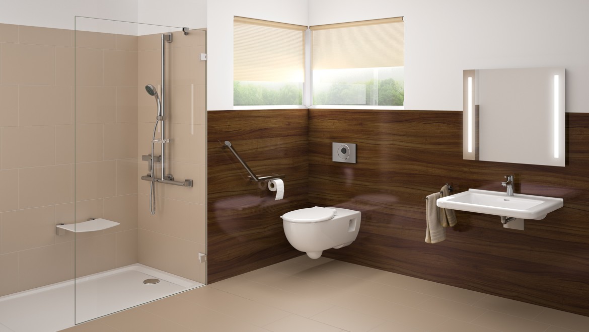 Barrierefrit badeværelse med vaskeplads, toilet og plant gulv i brusenichen