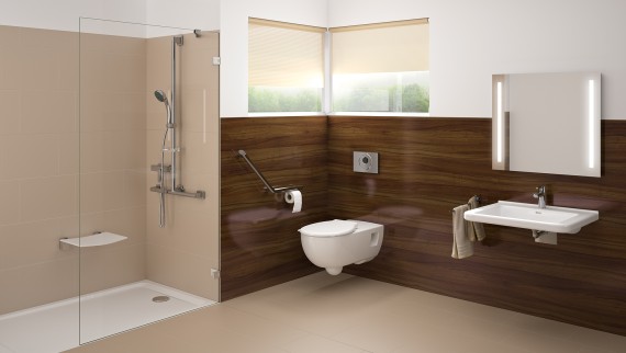 Barrierefrit badeværelse med toilet og håndvask
