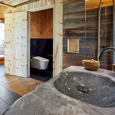 Trædesign på Hotel Mama Thresl Trædesign på Hotel Mama Thresl