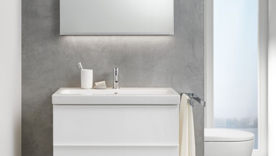 Geberit iCon badeværelse med håndvask og spejl Geberit iCon badeværelse med håndvask og spejl