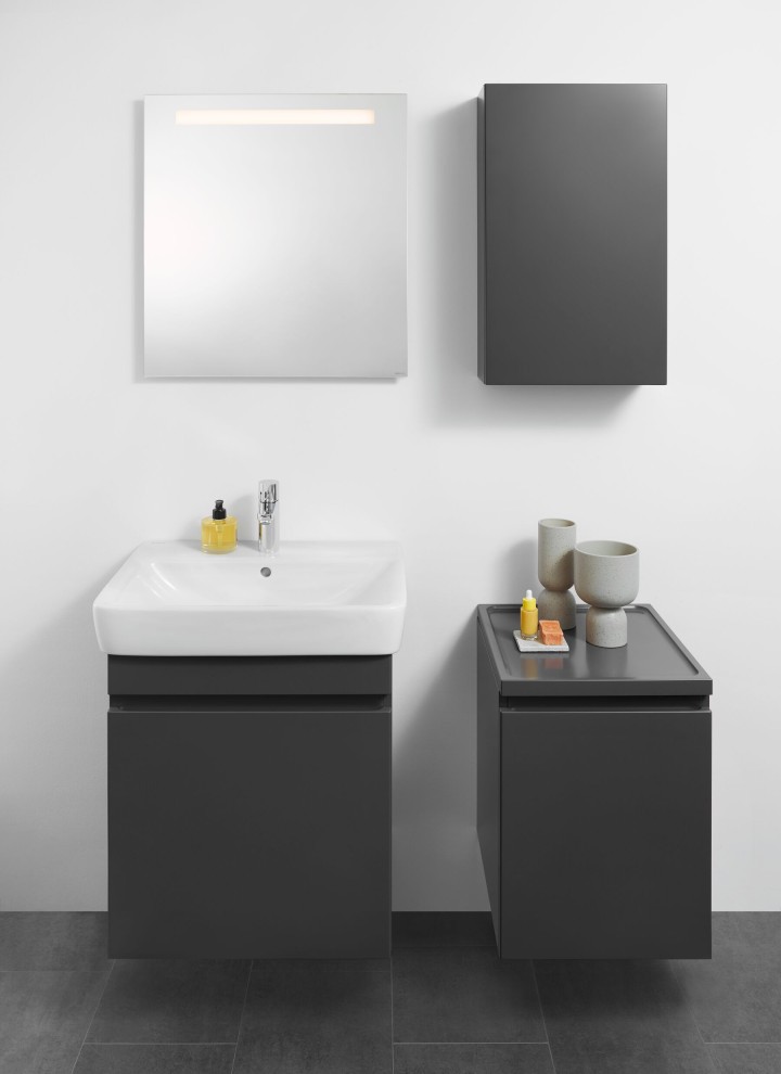 Option Basic spejl 60 cm og Renova badeværelsesserien (© Geberit)