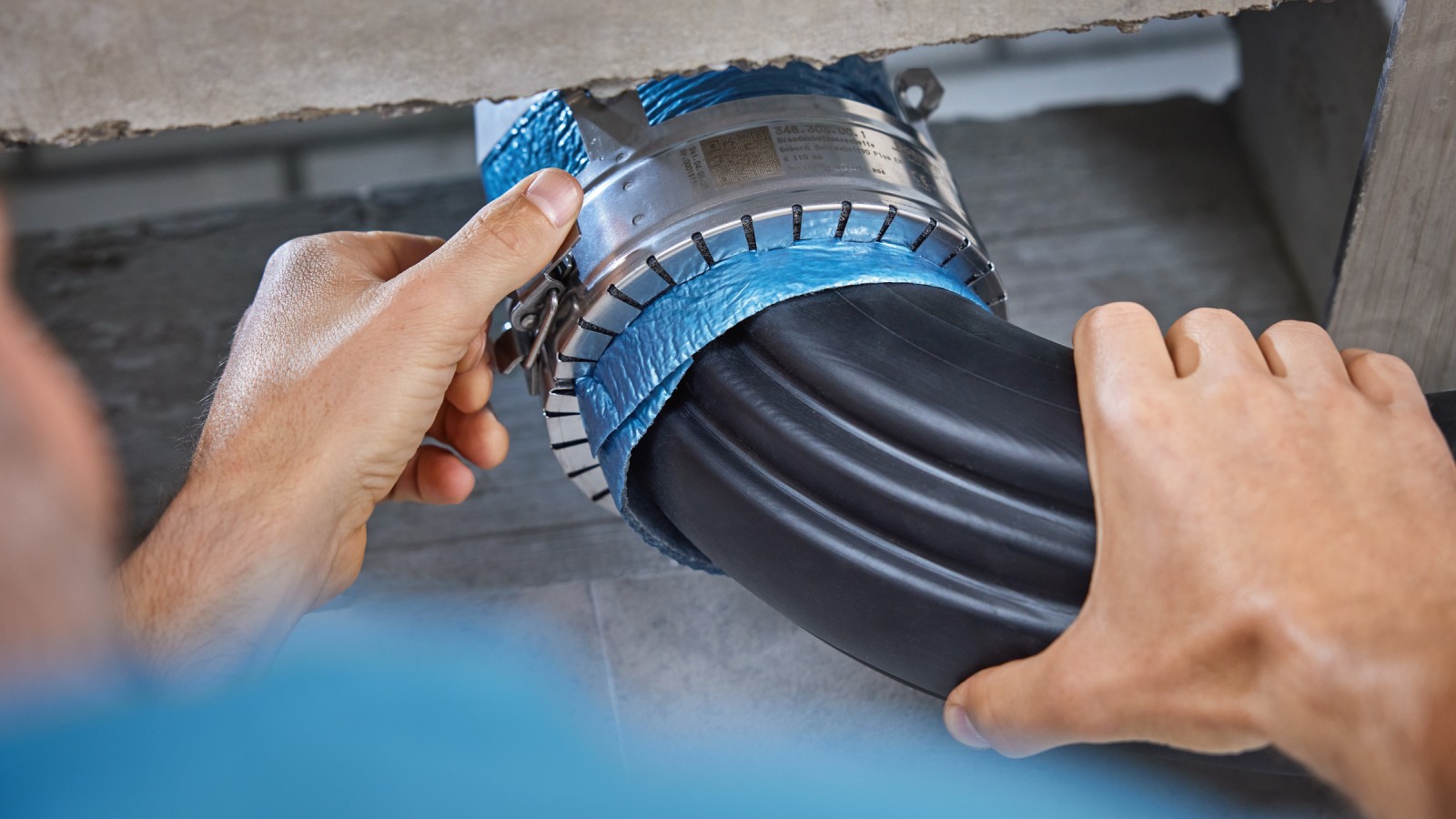 Installation af Geberit Rohrschott90 Plus på Geberit BottomTurn bøjning Installation af Geberit Rohrschott90 Plus på Geberit BottomTurn bøjning