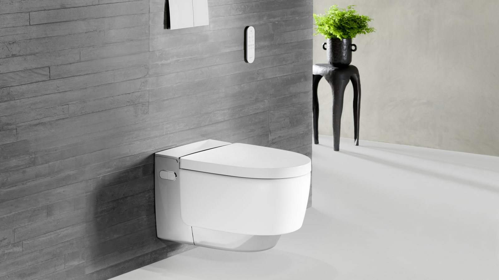 Geberit AquaClean Mera Comfort i krom med Sigma70-fjernbetjening Geberit AquaClean Mera Comfort i krom med Sigma70-fjernbetjening