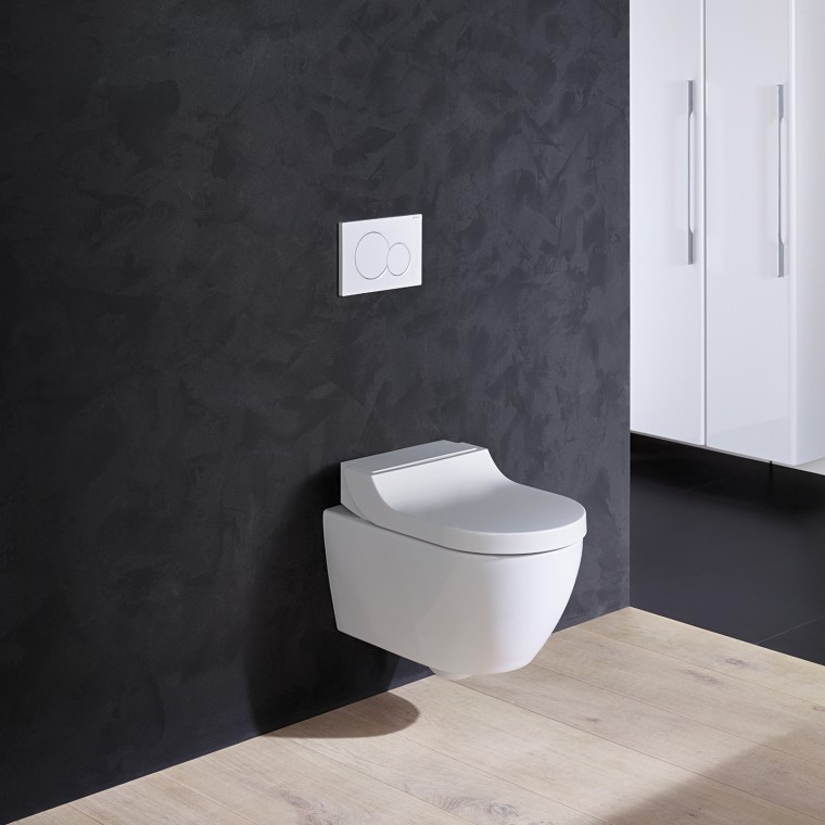 Geberit AquaClean Tuma douchetoilet med hvidt toiletlåg Geberit AquaClean Tuma douchetoilet med hvidt toiletlåg