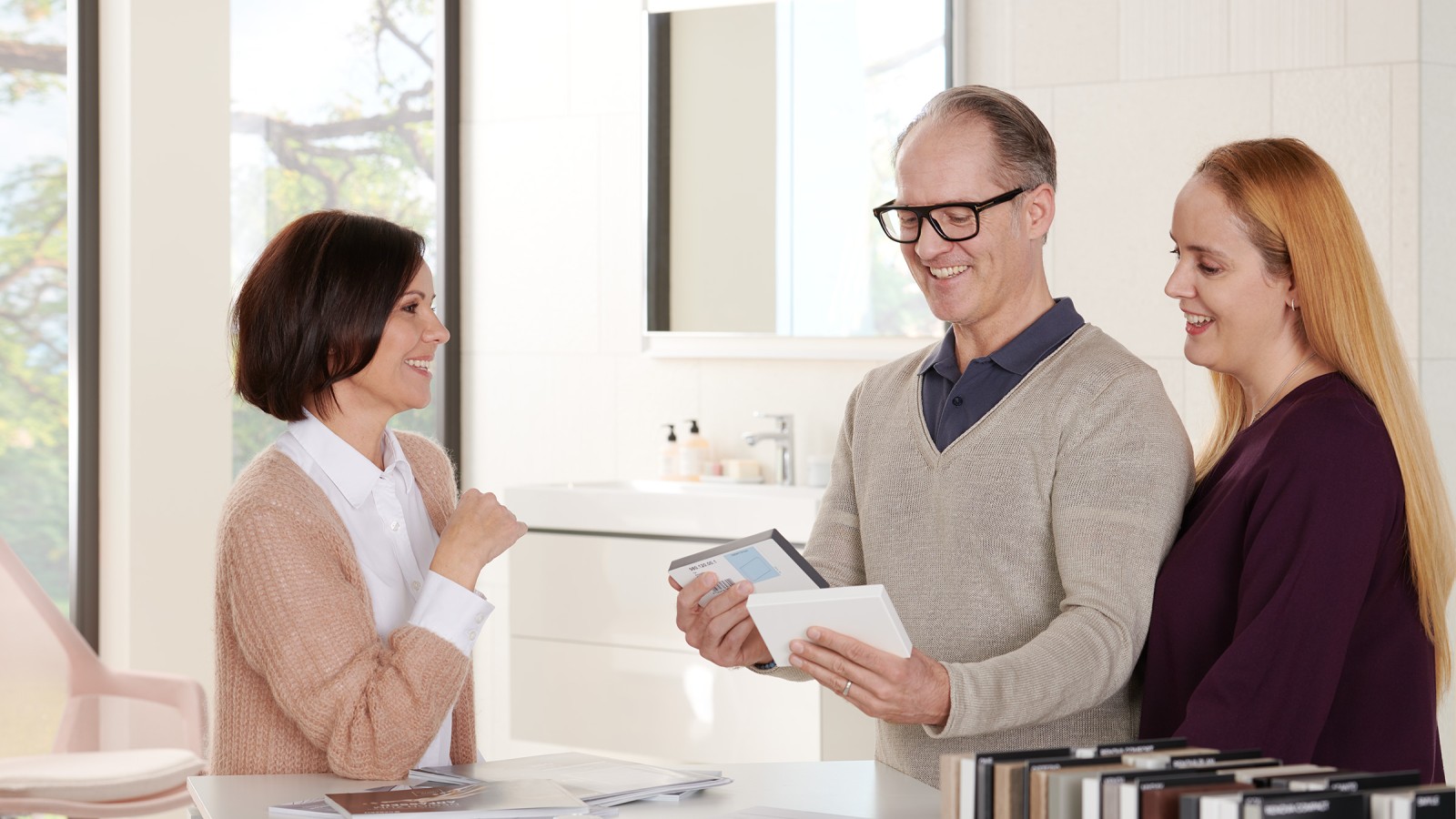 Kunder i badeværelses showroom Kunder i badeværelses showroom