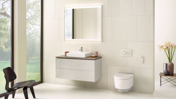 Badeværelse med Geberit AquaClean douchetoilet Badeværelse med Geberit AquaClean douchetoilet