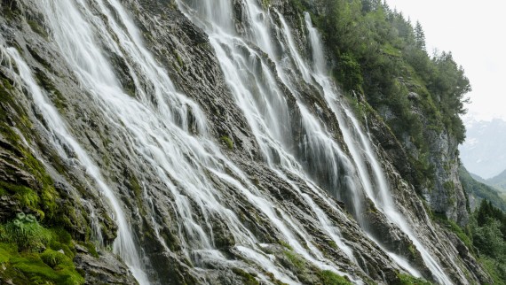Imponerende vandfald (© Geberit) Imponerende vandfald (© Geberit)