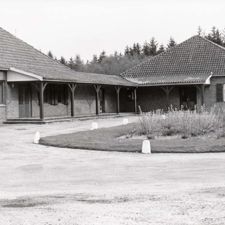 En flygtningelejr bliver et møde- og mindested (© Blåvandshuk Lokalhistorisk Arkiv) En flygtningelejr bliver et møde- og mindested (© Blåvandshuk Lokalhistorisk Arkiv)