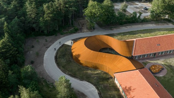 På Facebook er anmeldelserne af det nye Flugt Flygtningemuseum positive: "Fremragende design og meget relevant udstilling" (© R_Hjortshoj) På Facebook er anmeldelserne af det nye Flugt Flygtningemuseum positive: "Fremragende design og meget relevant udstilling" (© R_Hjortshoj)