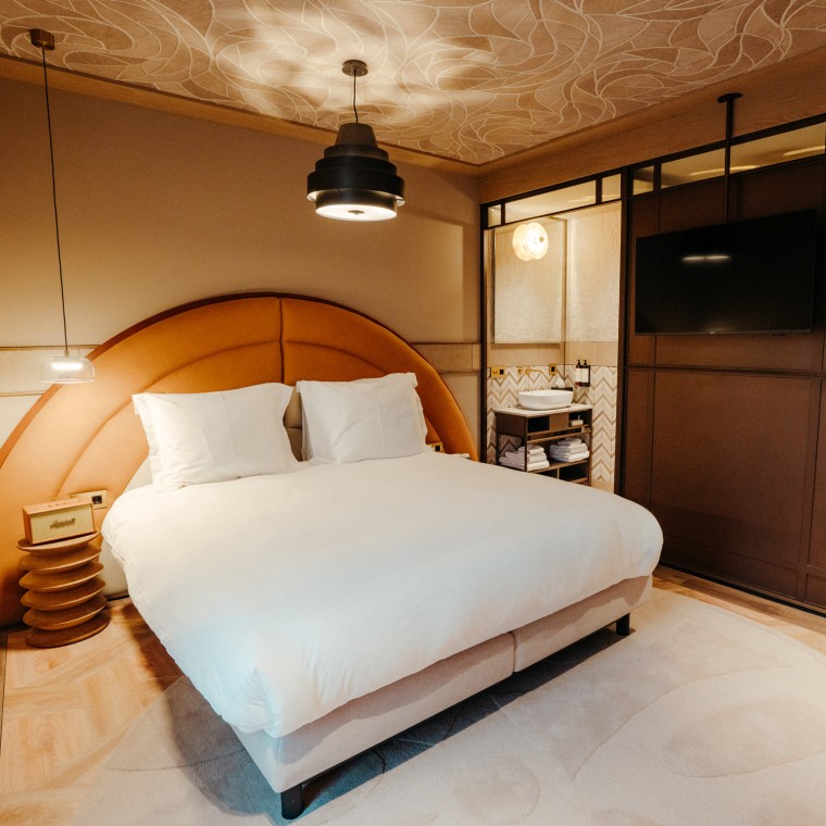 36 stilfulde hotelværelser i mid-century modern stil. (© Nina Slagmolen)