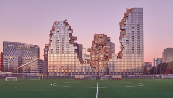 Glat på ydersiden, en robust stenet kløft på indersiden: "The Valley" i Amsterdam (NL) (© Marcel Steinbach) Glat på ydersiden, en robust stenet kløft på indersiden: "The Valley" i Amsterdam (NL) (© Marcel Steinbach)