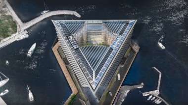 Den trekantede tagkonstruktion, inklusiv glaskuplen, skal modstå vind og vejr på trods af sin udsatte placering. (©Foster&Partners) Den trekantede tagkonstruktion, inklusiv glaskuplen, skal modstå vind og vejr på trods af sin udsatte placering. (©Foster&Partners)