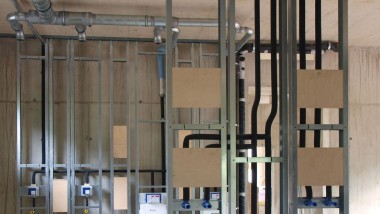 Få tagbrønde er nødvendigt - sså installationen kan gøres relativt enkel (© Soravia) Få tagbrønde er nødvendigt - sså installationen kan gøres relativt enkel (© Soravia)