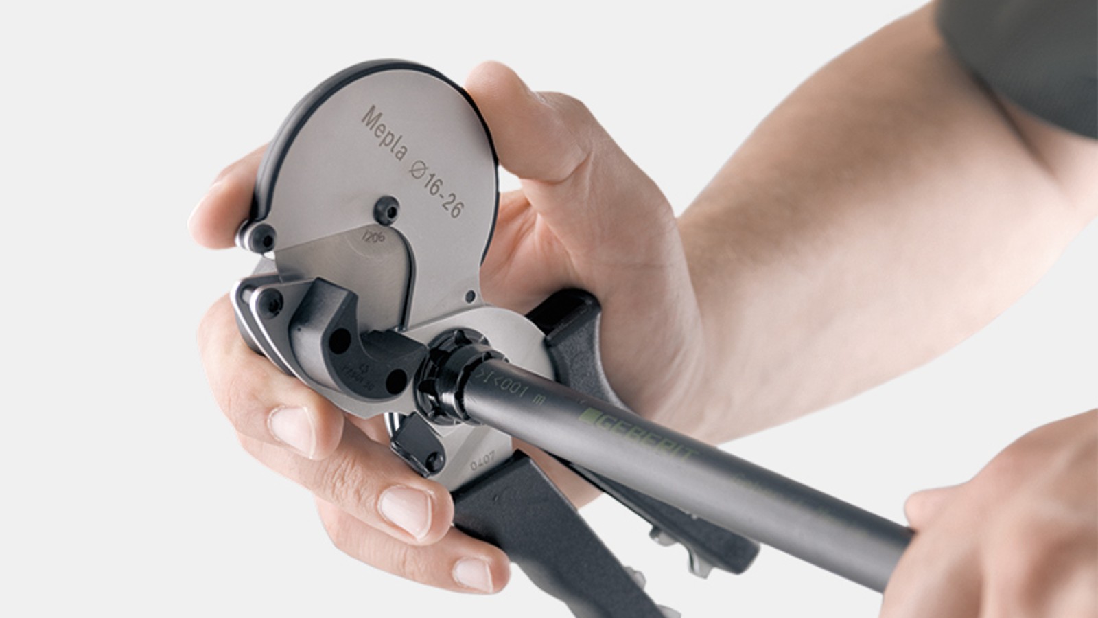 Tilskæring og afgratning med ét værktøj