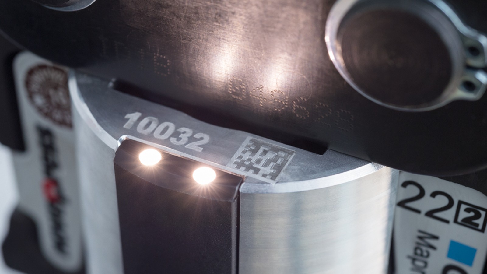 Geberits presseværktøj med pressepunktslys giver optimal synlighed i mørke hjørner