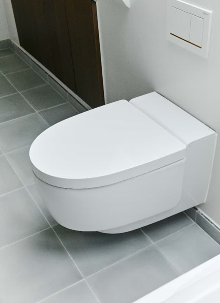 Geberit AquaClean Mera douchetoilettet var en naturlig prioritet for familien. Geberit AquaClean Mera douchetoilettet var en naturlig prioritet for familien.