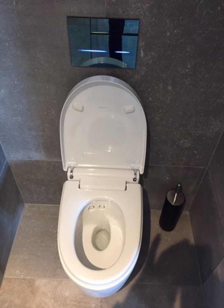 Geberit AquaClean douichetoilet på The Audo Geberit AquaClean douichetoilet på The Audo