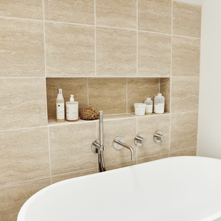 Renovering med Geberit ONE, nyt badekar (© Skov) Renovering med Geberit ONE, nyt badekar (© Skov)