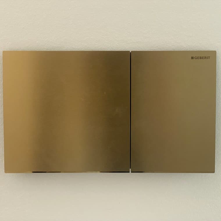 Geberit Sigma70 betjeningsplade i messing Geberit Sigma70 betjeningsplade i messing