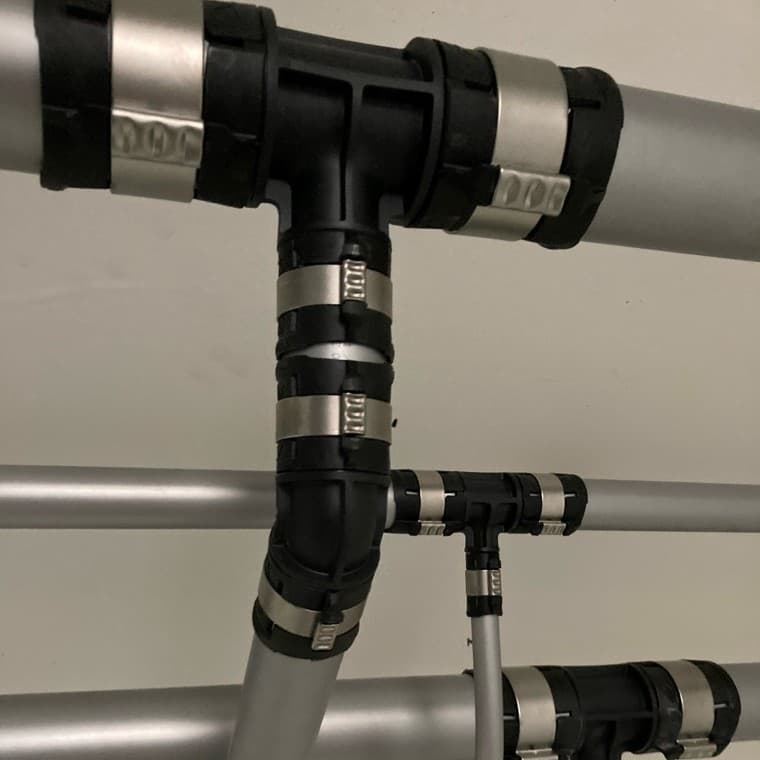 Rørsystemer på Rymarksvænget i Hellerup (© Øens VVS) Rørsystemer på Rymarksvænget i Hellerup (© Øens VVS)