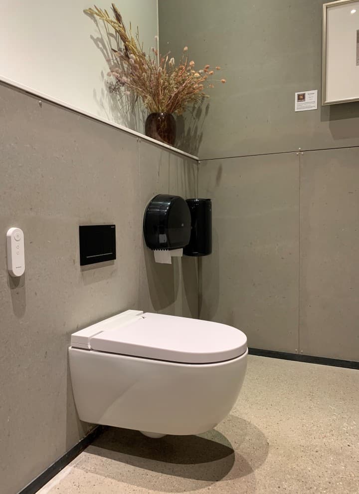 Sct Knuds Skole med AquaClean Alba docuhetoilet Sct Knuds Skole med AquaClean Alba docuhetoilet