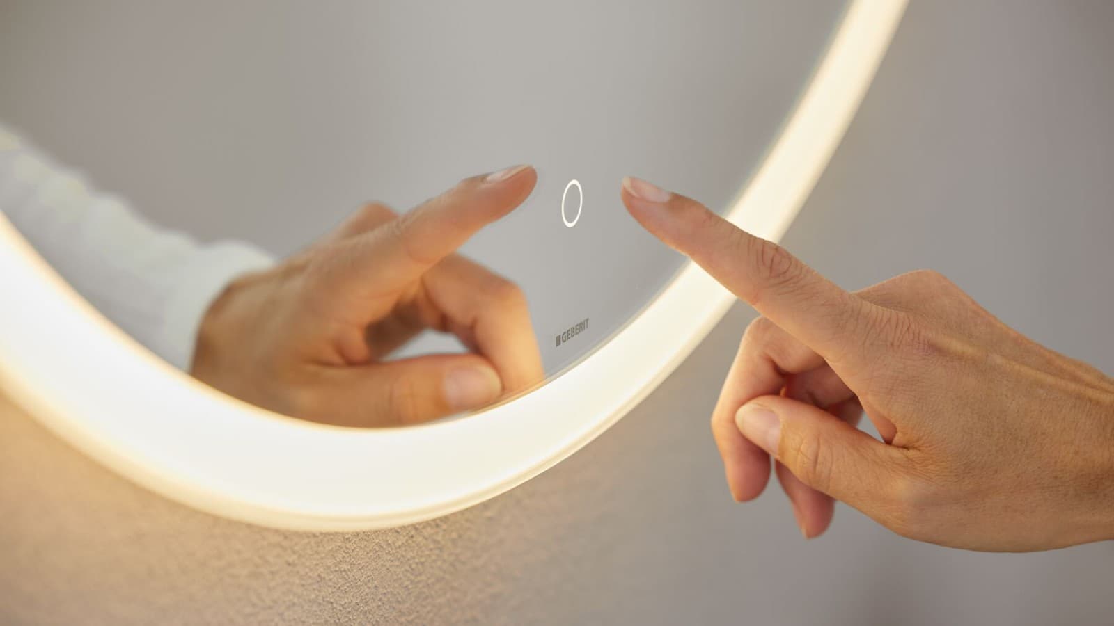 Option Round spejl med touch sensor (© Geberit) Option Round spejl med touch sensor (© Geberit)