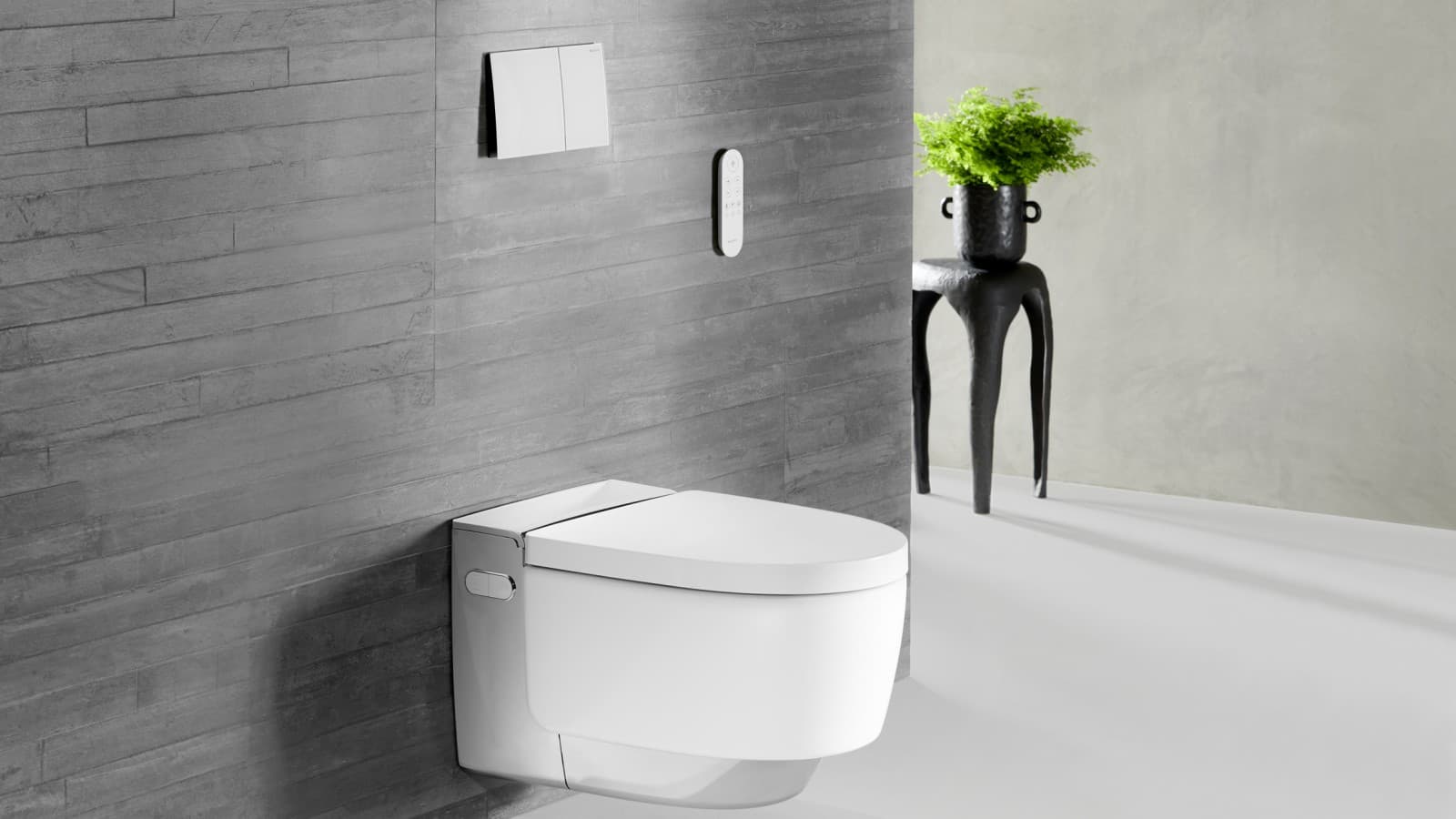 Geberit AquaClean Mera Comfort i krom med Sigma70-fjernbetjening Geberit AquaClean Mera Comfort i krom med Sigma70-fjernbetjening