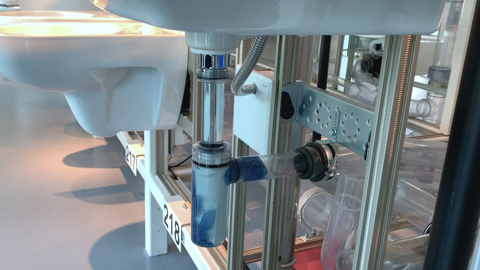 Stoppet vandlås i håndvask Stoppet vandlås i håndvask