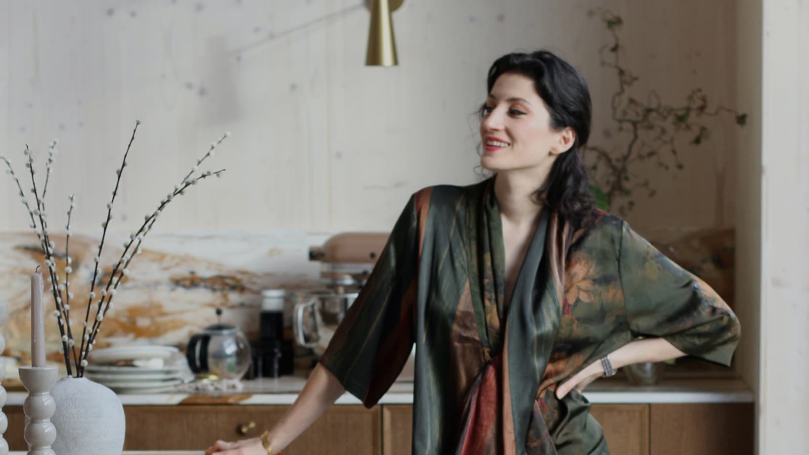 Indretningsekspert og designer Büşra Qadir (© Büşra Qadir) Indretningsekspert og designer Büşra Qadir (© Büşra Qadir)