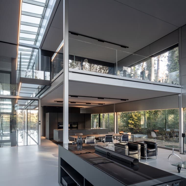 Bygningen er næsten fuldstændig demonterbar og genanvendelig (© Lucas van der Wee). Bygningen er næsten fuldstændig demonterbar og genanvendelig (© Lucas van der Wee).