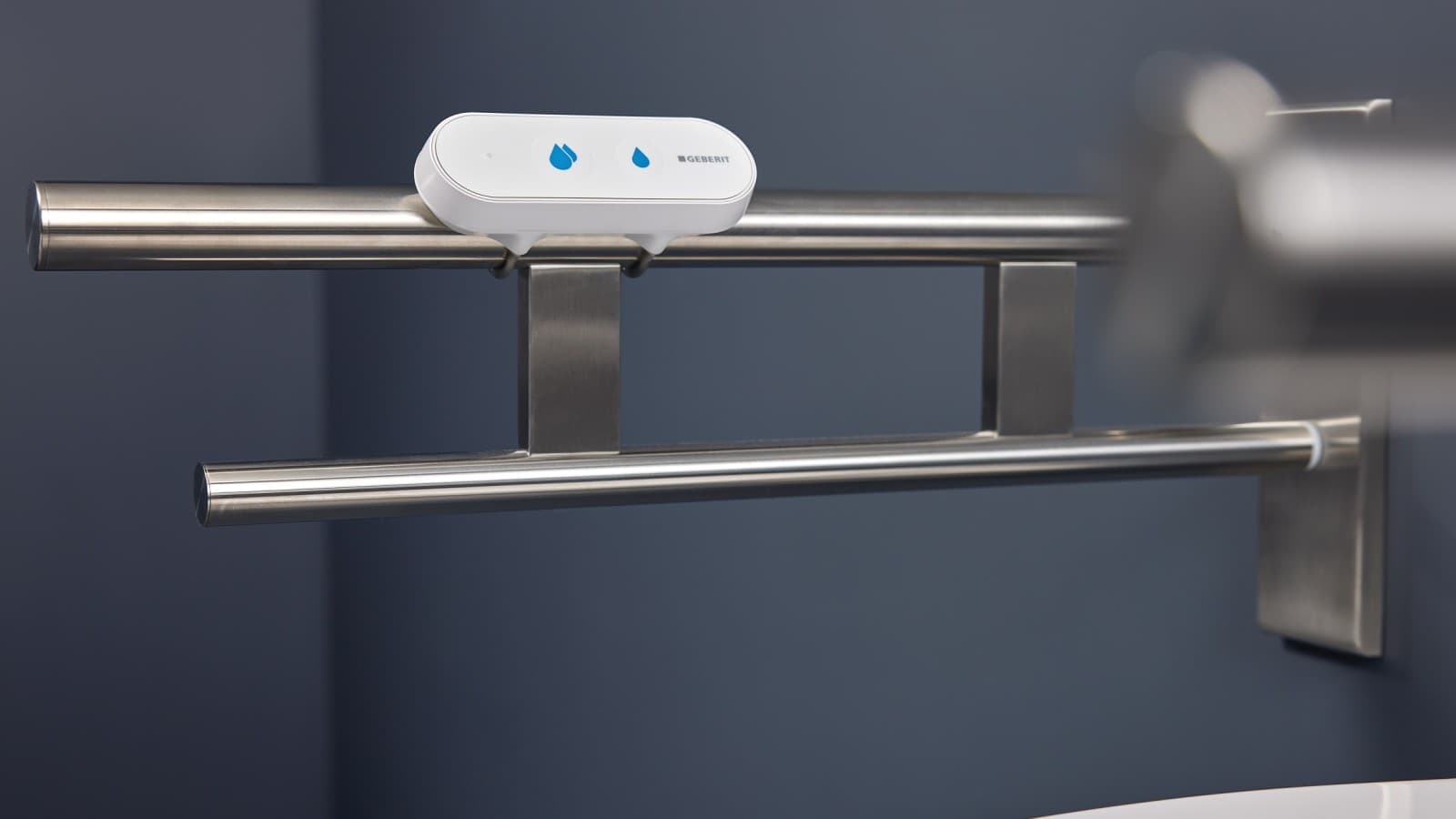 Geberit Bluetooth® fjernbetjente skyllestyring er nem at installere og eftermontere Geberit Bluetooth® fjernbetjente skyllestyring er nem at installere og eftermontere